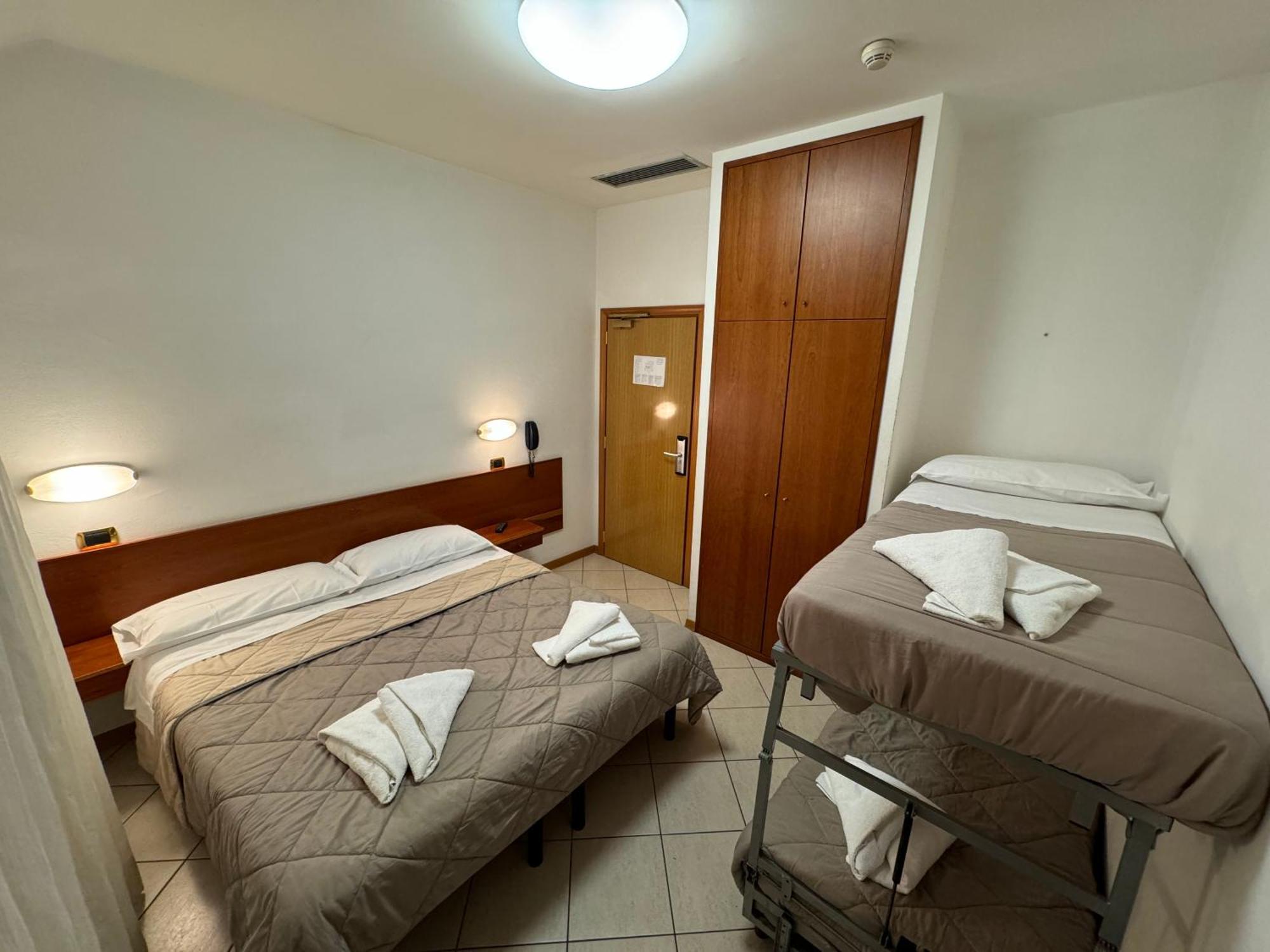 Hotel Manola Rimini Kültér fotó