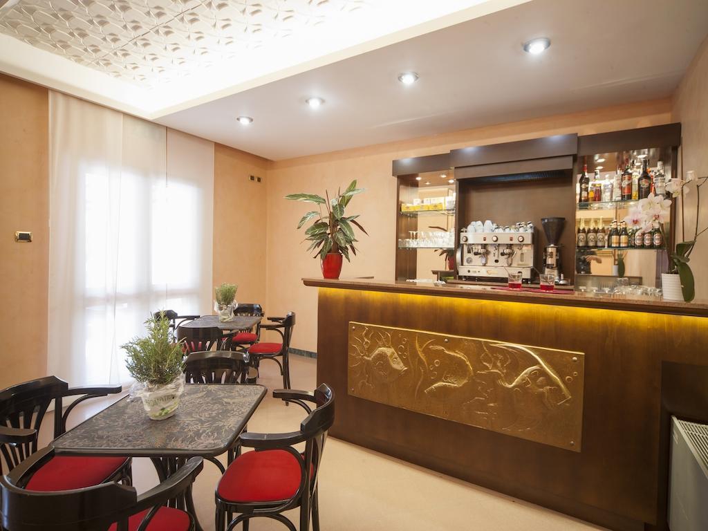 Hotel Manola Rimini Kültér fotó
