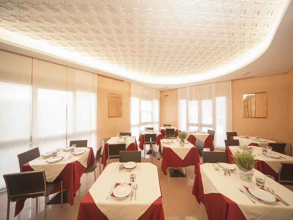 Hotel Manola Rimini Kültér fotó