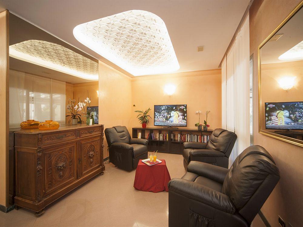 Hotel Manola Rimini Kültér fotó