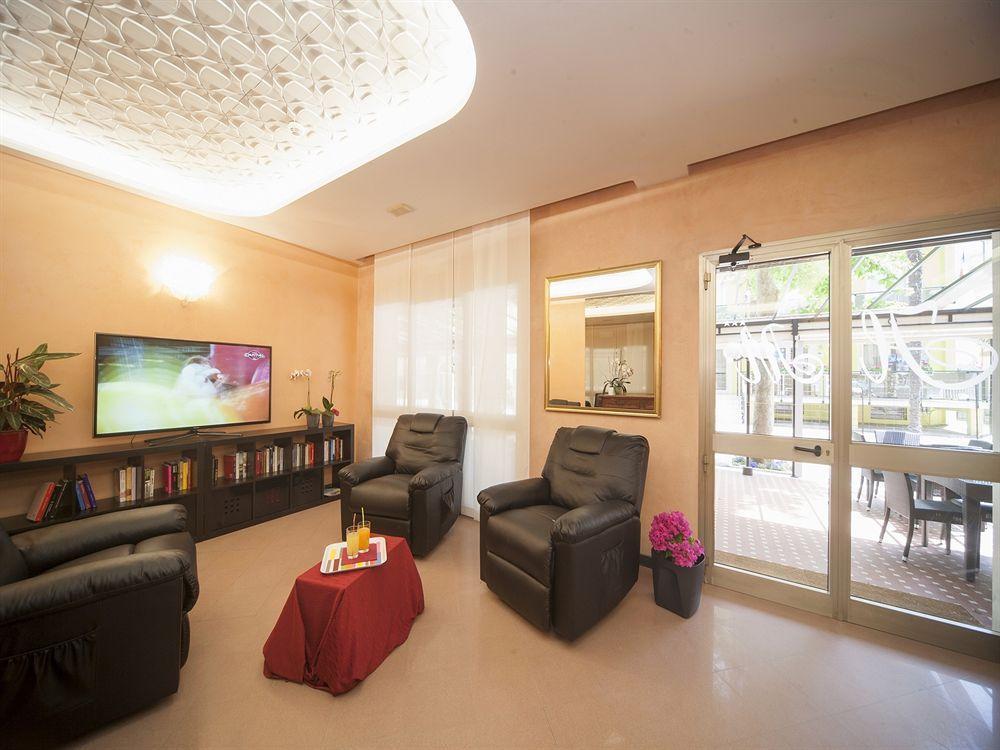 Hotel Manola Rimini Kültér fotó