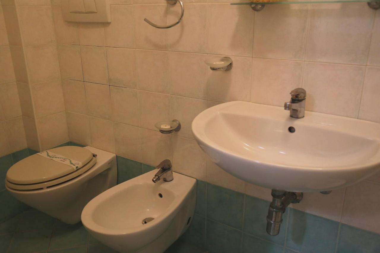Hotel Manola Rimini Kültér fotó